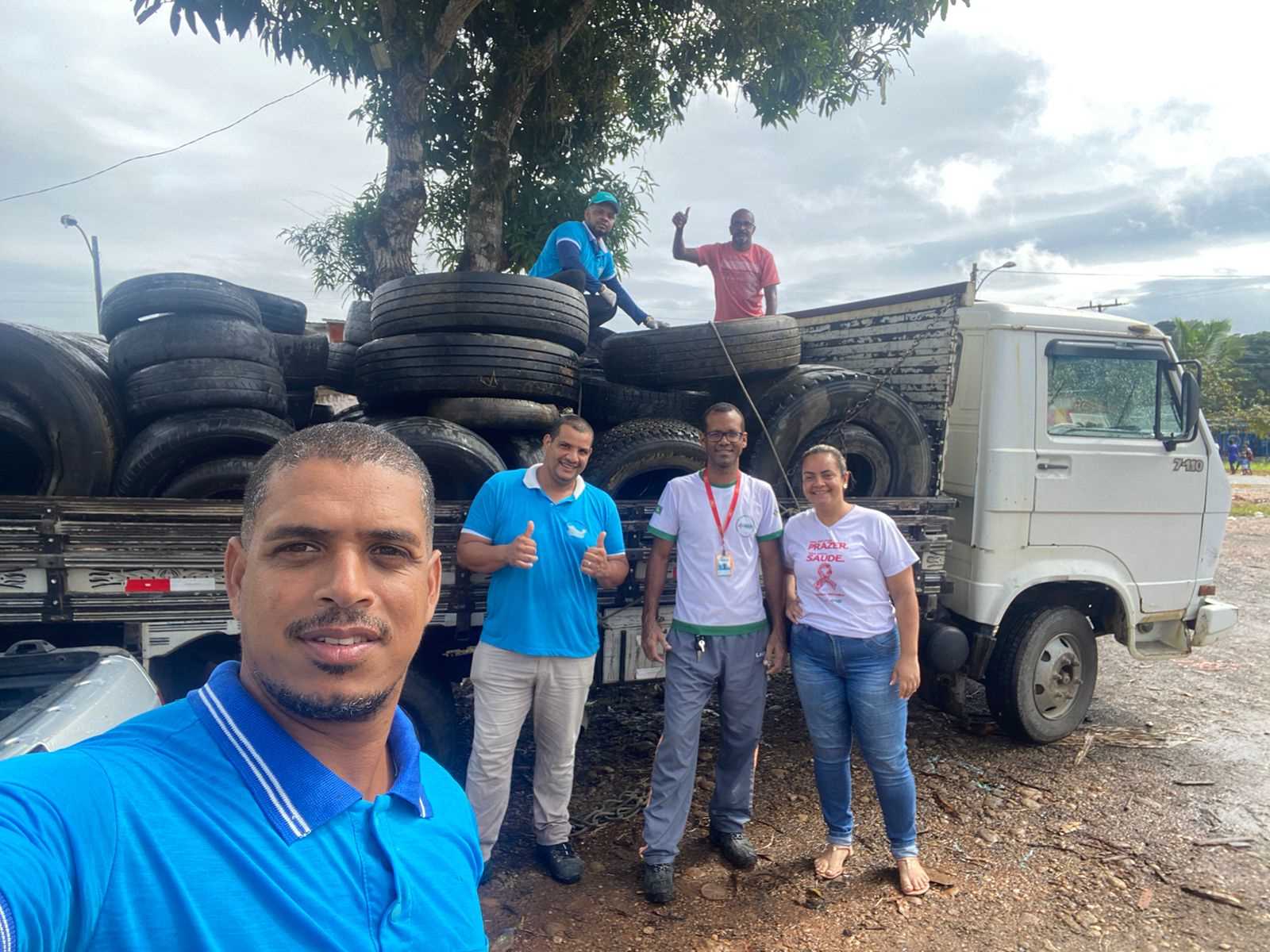 Camacã: Agentes de Endemias realiza ação preventiva ao Mosquito da Dengue em coleta de pneus